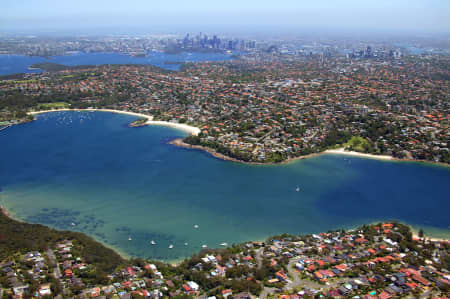 Aerial Image of CASTLE ROCK TO THE CITY