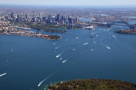 Aerial Image of BRADLEYS HEAD TO SYDNEY CBD