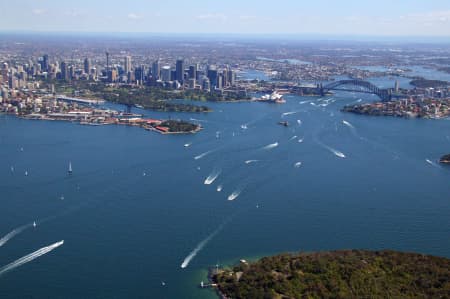 Aerial Image of BRADLEYS HEAD TO SYDNEY CITY
