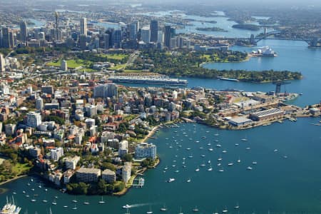 Aerial Image of ELIZABETH POINT LOOKING WEST