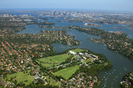 Aerial Image of LONGUEVILLE TO THE CITY