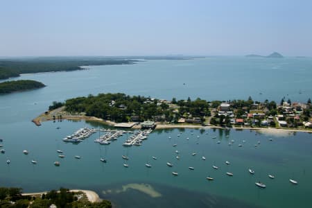 Aerial Image of SOLDIERS POINT TO HAWKS NEST AND TEA GARDENS