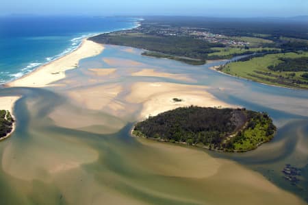 Aerial Image of FARQUHAR INLET AND OLD BAR
