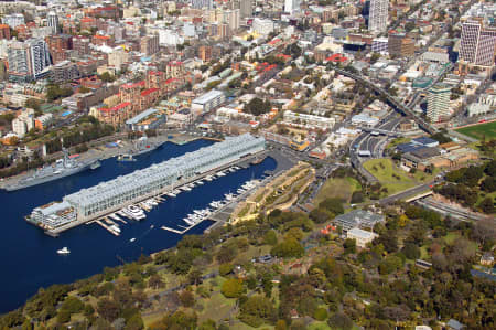 Aerial Image of BOTANIC GARDENS AND WOOLLOOMOOLOO BAY