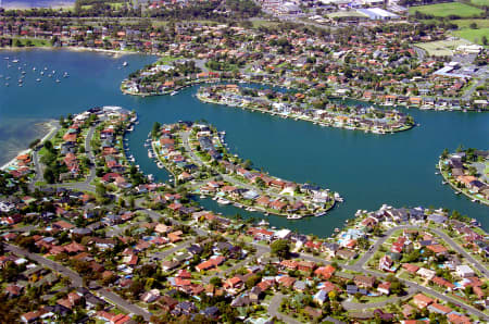 Aerial Image of SANDY POINT SYLVANIA WATERS