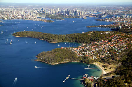 Aerial Image of TAYLORS BAY TO THE CITY