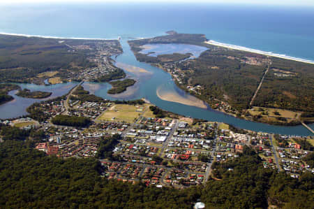 Aerial Image of LAURIETON AND NORTH HAVEN