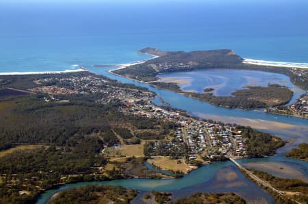 Aerial Image of LAURIETON AND NORTH HAVEN