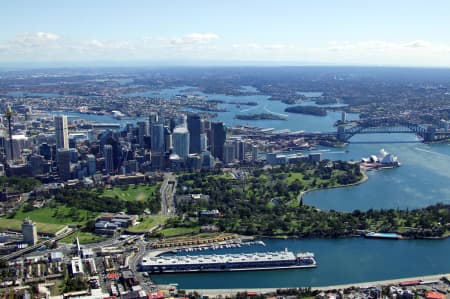 Aerial Image of WOOLLOOMOOLOO TO THE CITY