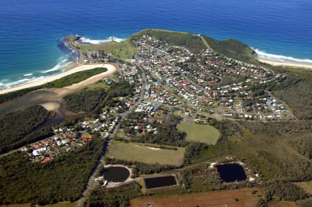 Aerial Image of CRESCENT HEAD