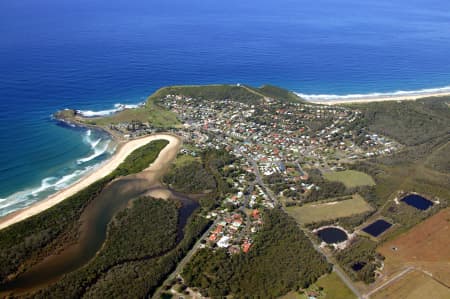 Aerial Image of CRESCENT HEAD