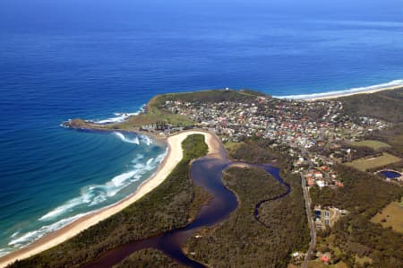 Aerial Image of CRESCENT HEAD