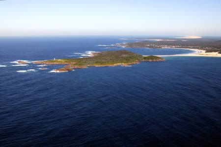 Aerial Image of FLY ROADS AND FINGAL BAY