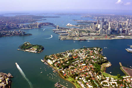 Aerial Image of BALMAIN EAST.