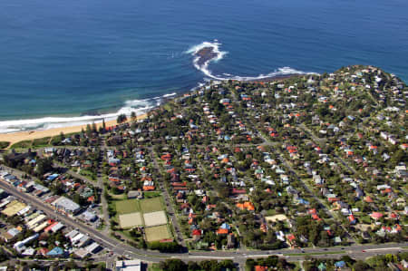 Aerial Image of BUNGAN HEAD AND NEWPORT.