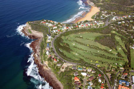 Aerial Image of AVALON GOLF COURSE.