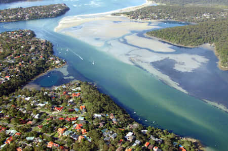 Aerial Image of LILLI PILLI AND PORT HACKING.