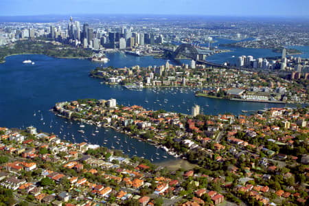 Aerial Image of CREMORNE AND KURRABA POINT.