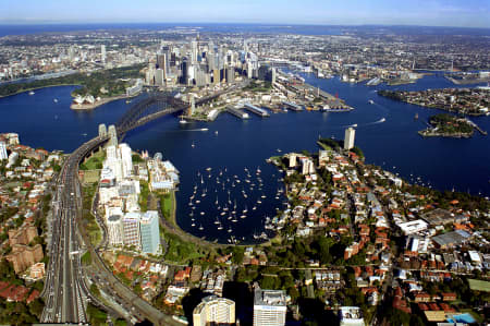 Aerial Image of LAVENDER BAY TO THE CITY.