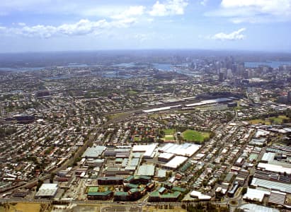 Aerial Image of ERSKINVILLE AND ALEXANDRIA TO THE CITY.