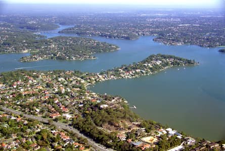 Aerial Image of SYLVANIA AND KANGAROO POINT.