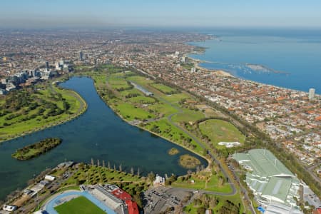 Aerial Image of ALBERT PARK LAKE LOOKING SOUTH-EAST