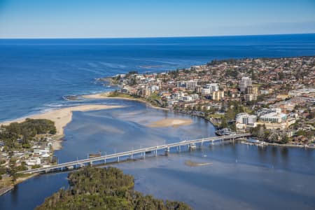 Aerial Image of THE ENTRANCE