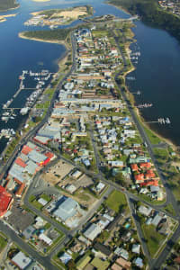 Aerial Image of LAKES ENTRANCE.