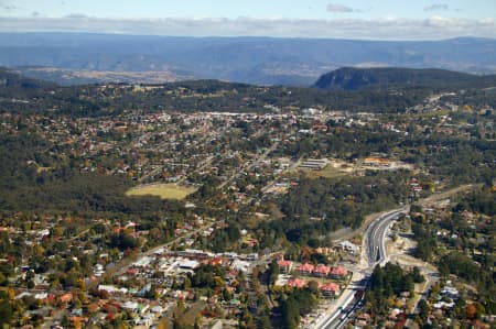 Aerial Image of LEURA AND KATOOMBA.