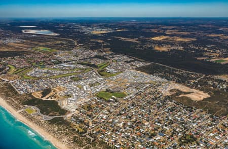 Aerial Image of GOLDEN BAY