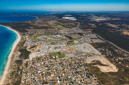 Aerial Image of GOLDEN BAY