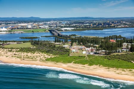 Aerial Image of STOCKTON BEACH HOLIDAY PARK