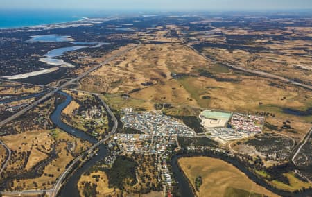 Aerial Image of RAVENSWOOD